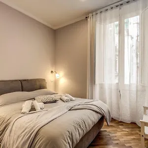  Apartment Via Del Pantheon Italy